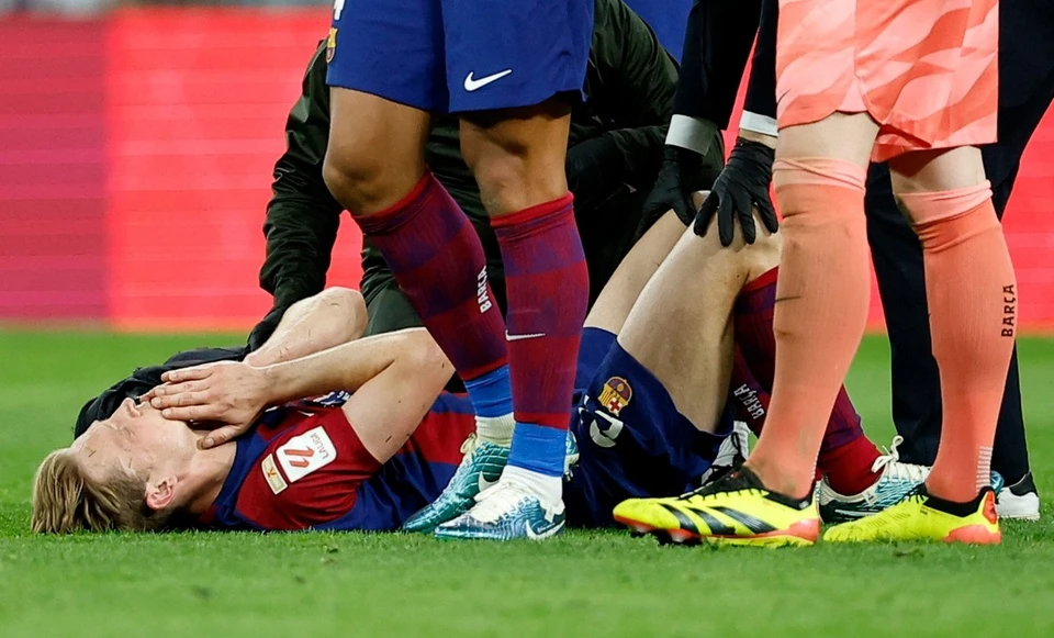 Frenkie de Jong và vai trò điều tiết tuyến giữa Barcelona