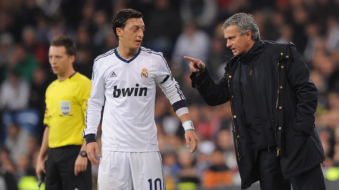Mesut Özil và nghệ thuật kiến tạo của tiền vệ số mười Mesut Özil và nghệ thuật kiến tạo của tiền vệ số mười