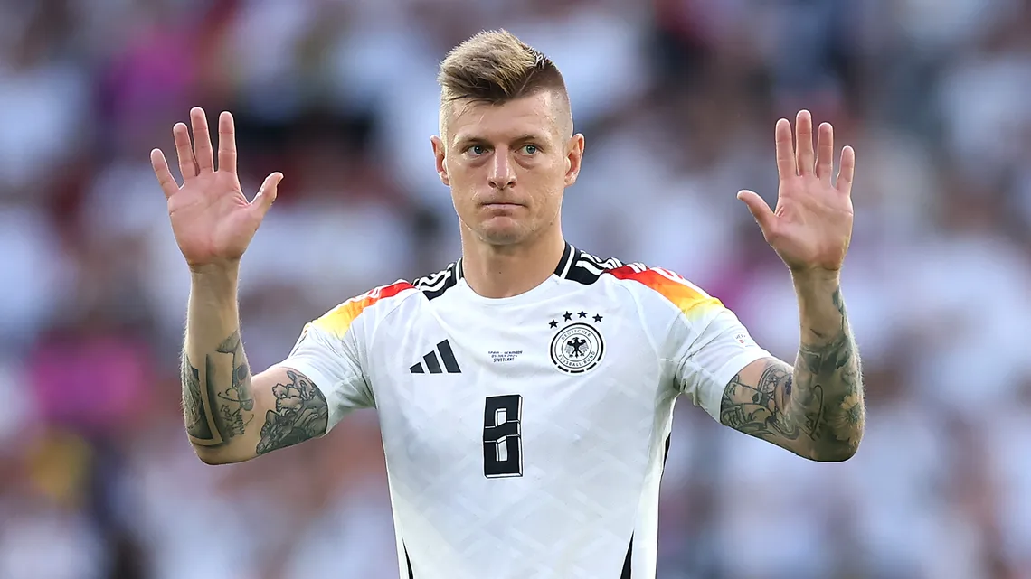Toni Kroos: nhạc trưởng real madrid và tiền vệ huyền thoại