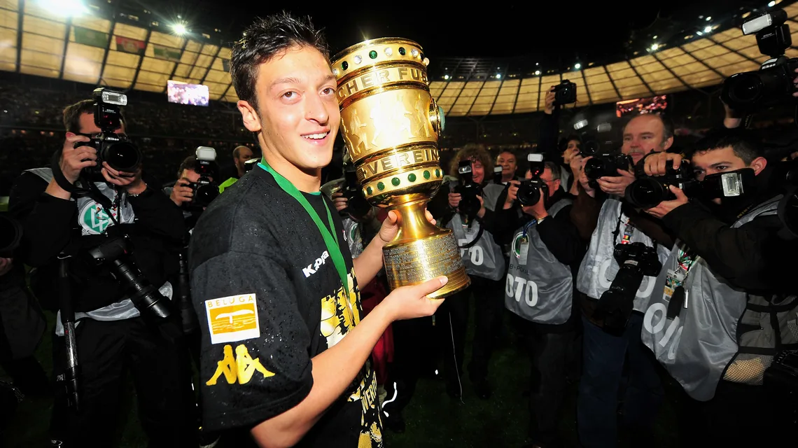 Mesut Özil và nghệ thuật kiến tạo của tiền vệ số mười Mesut Özil và nghệ thuật kiến tạo của tiền vệ số mười