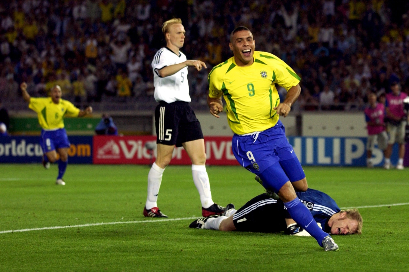 Ronaldo de Lima huyền thoại bóng đá Brazil vĩ đại