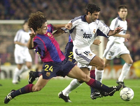 Carles Puyol và biểu tượng thủ lĩnh phòng ngự barcelona
