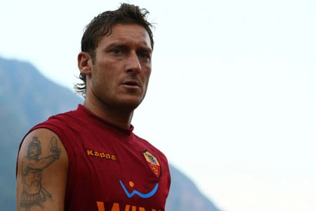 Francesco Totti và huyền thoại trung thành của as roma