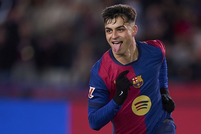 Pedri và vai trò kiến tạo trong lối chơi Barcelona hiện đại Pedri và vai trò kiến tạo trong lối chơi Barcelona hiện đại