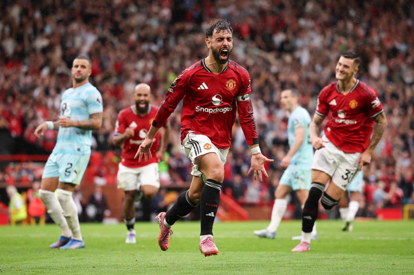 Bruno Fernandes và vai trò thủ lĩnh tại Manchester United Bruno Fernandes và vai trò thủ lĩnh tại Manchester United