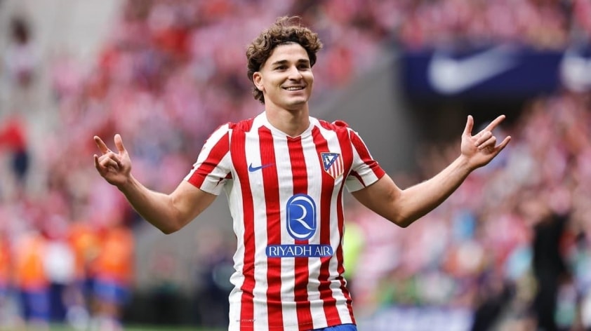 Julián álvarez và hình mẫu tiền đạo của bóng đá hiện đại