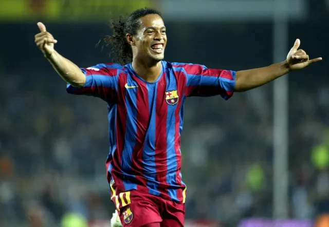 Ronaldinho huyền thoại bóng đá Brazil và nghệ thuật sân cỏ